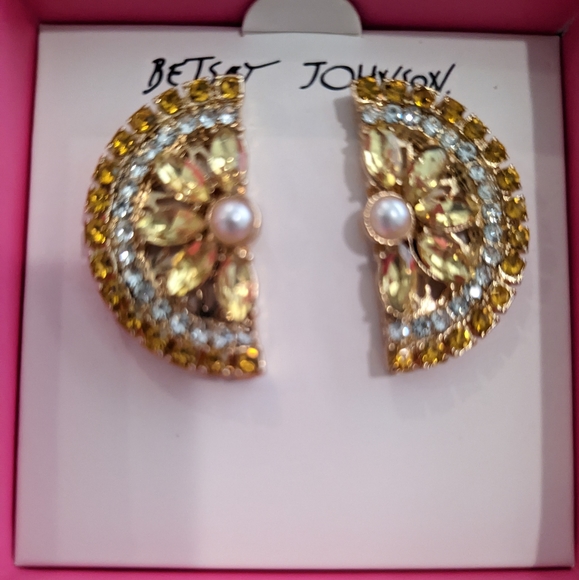 🆕NWT NIB Betsey Johnson lemon wedge rhinestone crystal and pearl earrings - Picture 10 of 10